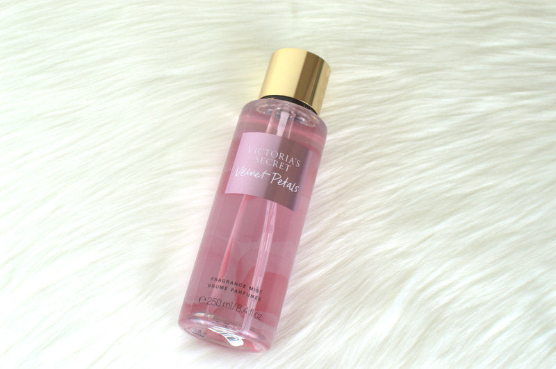 Victoria's Secret Velvet Petals Fragrance Mist 250 ml. – Scents and Laces